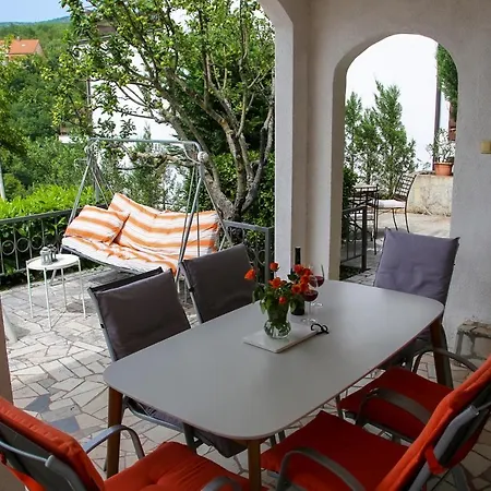 Apartman Iris *